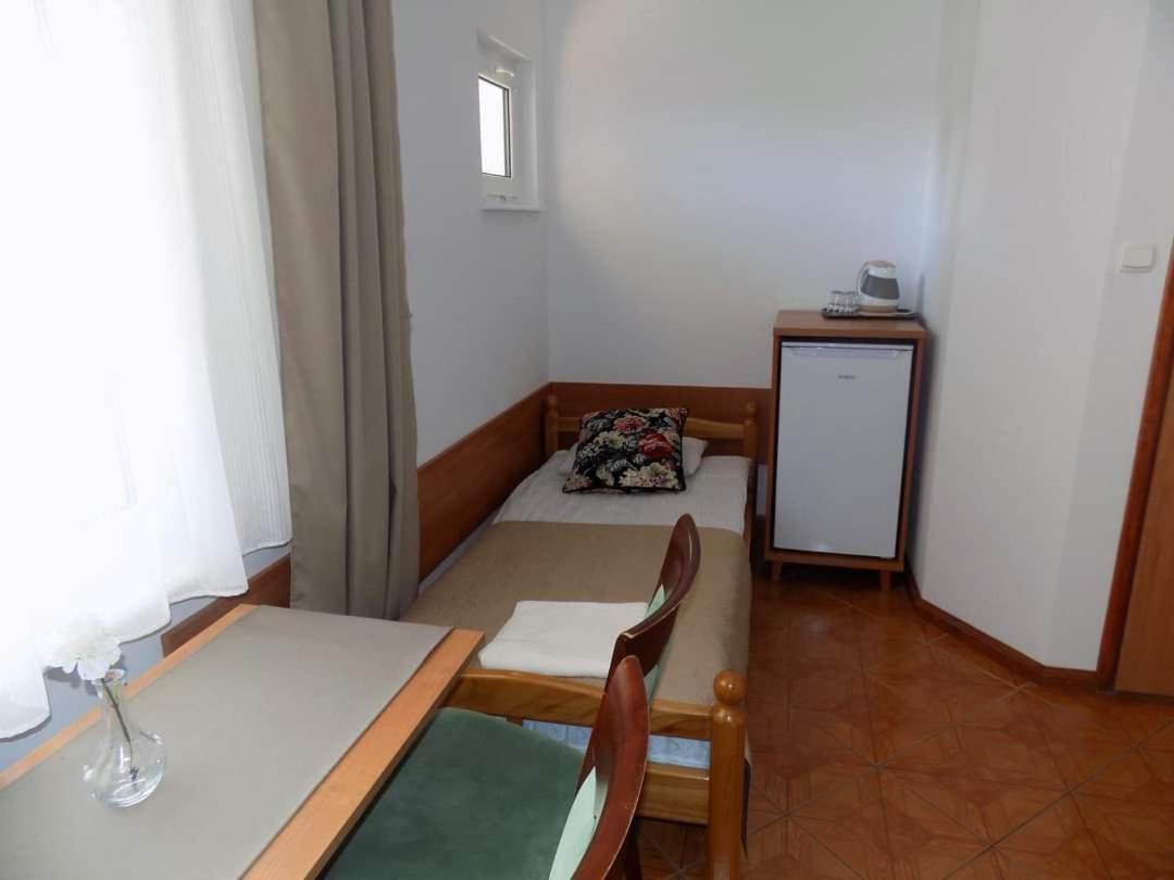 Goscinne U Marcina- Sala Zabaw, Basen, Melex, Rowery, Grill, Mini Dmuchaniec Homestay Ostrowo (Puck)